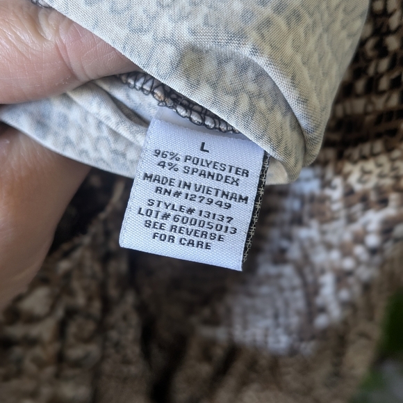 Emma & Michele Snakeskin Jumpsuit Large Sleeveless Gold Accent Zip Front Pocket - Picture 13 of 13